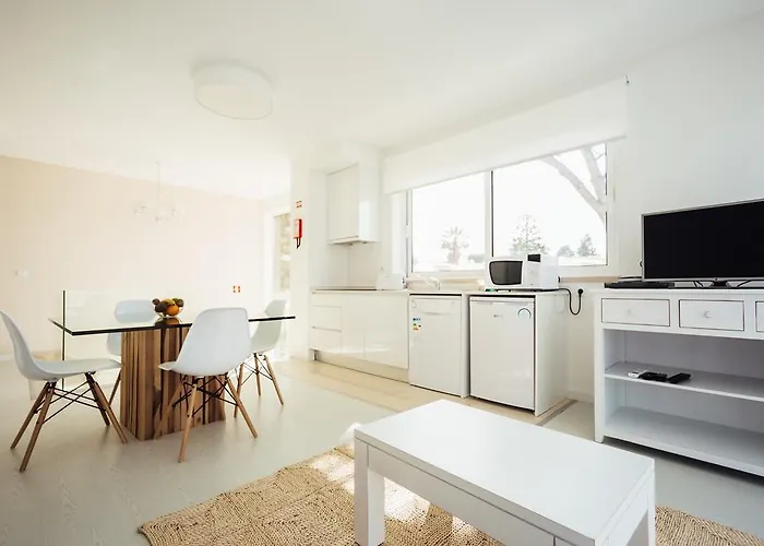 アパートホテル Lagoon Wellness Retreat (adults Only) 3*