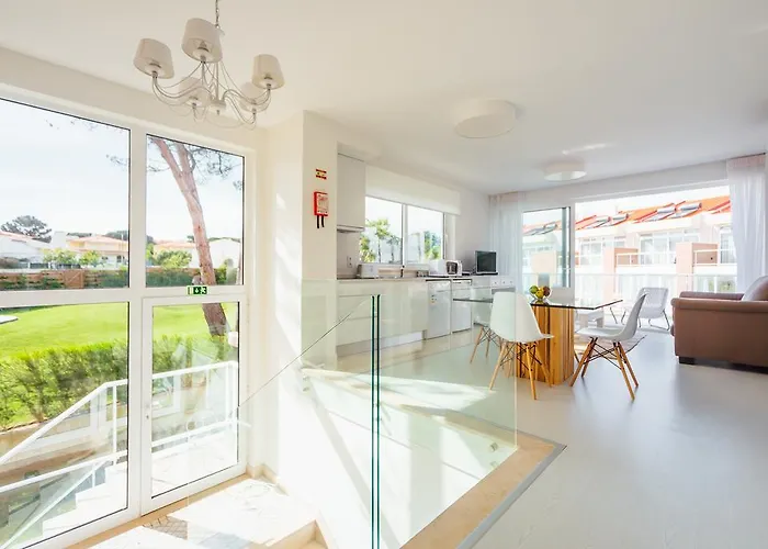 Lagoon Wellness Retreat (adults Only) オビドス